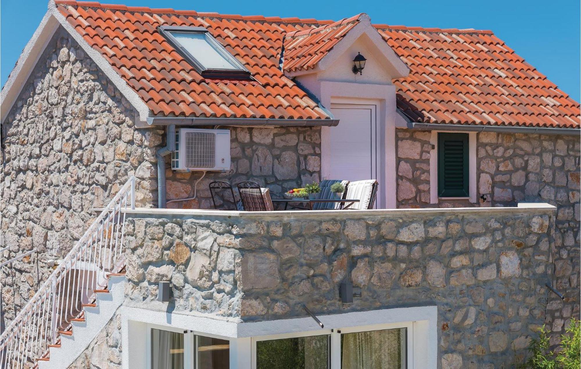 Stunning Home In Betina With Kitchen Exterior foto